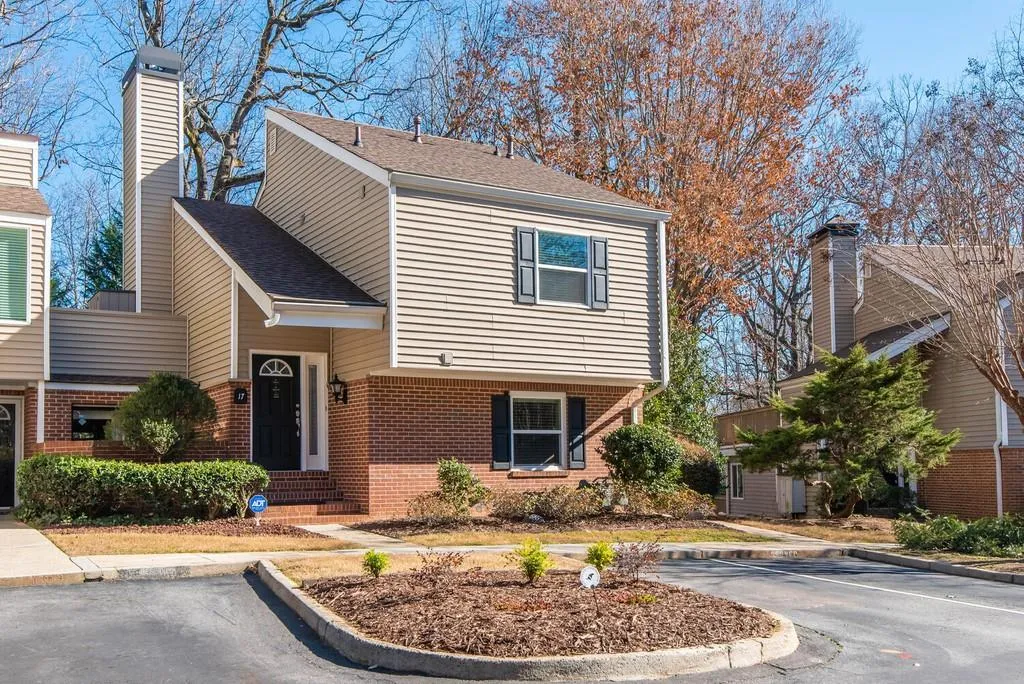 17 Dunwoody Springs Drive Ne, Sandy Springs, Georgia 30328, 2 Bedrooms Bedrooms, ,2 BathroomsBathrooms,Residential,Sold,17 Dunwoody Springs Drive Ne,6844281