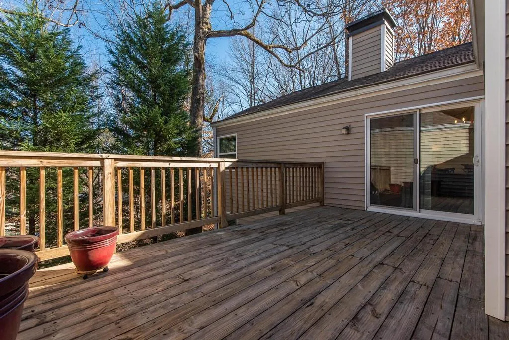 17 Dunwoody Springs Drive Ne, Sandy Springs, Georgia 30328, 2 Bedrooms Bedrooms, ,2 BathroomsBathrooms,Residential,Sold,17 Dunwoody Springs Drive Ne,6844281