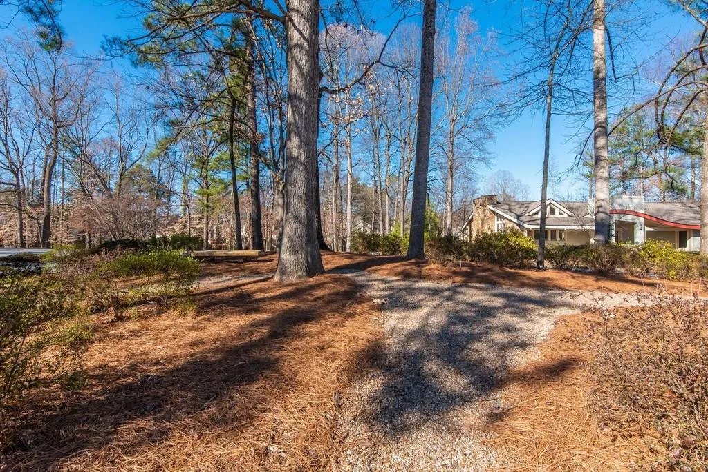 17 Dunwoody Springs Drive Ne, Sandy Springs, Georgia 30328, 2 Bedrooms Bedrooms, ,2 BathroomsBathrooms,Residential,Sold,17 Dunwoody Springs Drive Ne,6844281