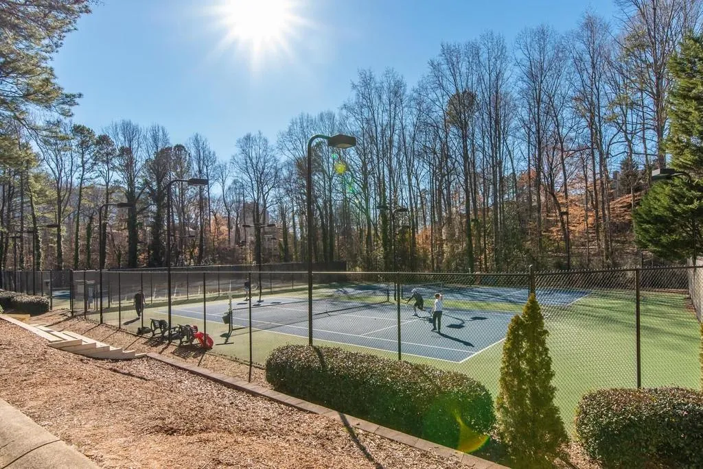 17 Dunwoody Springs Drive Ne, Sandy Springs, Georgia 30328, 2 Bedrooms Bedrooms, ,2 BathroomsBathrooms,Residential,Sold,17 Dunwoody Springs Drive Ne,6844281