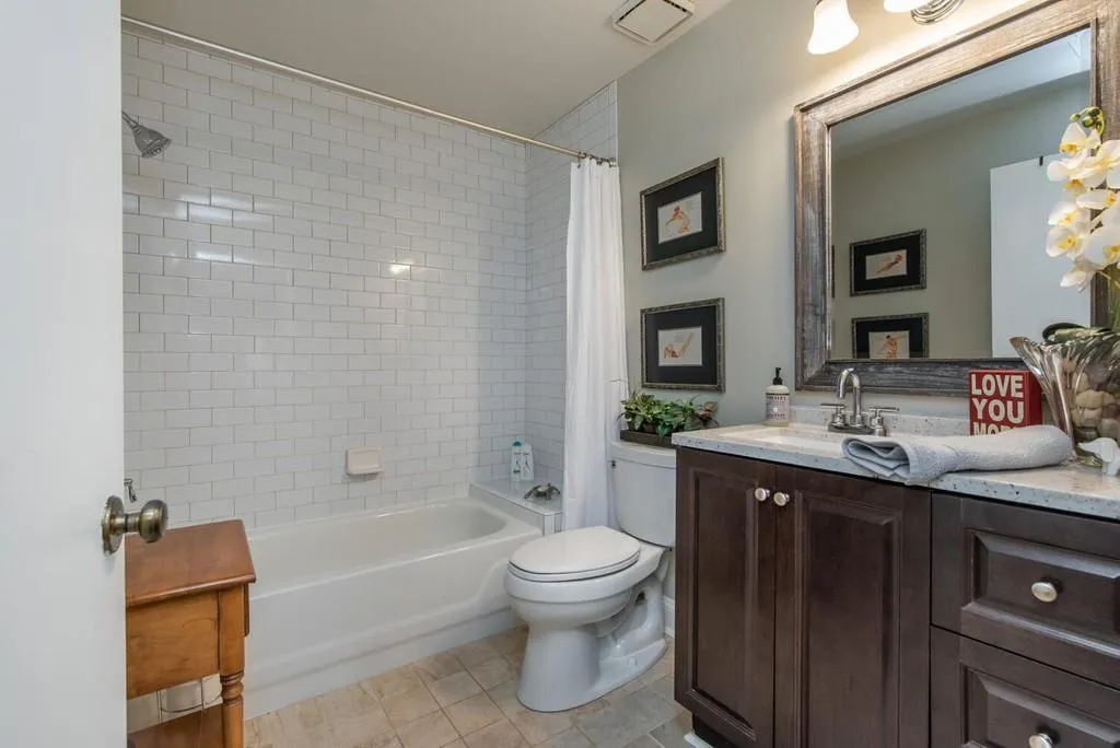 17 Dunwoody Springs Drive Ne, Sandy Springs, Georgia 30328, 2 Bedrooms Bedrooms, ,2 BathroomsBathrooms,Residential,Sold,17 Dunwoody Springs Drive Ne,6844281