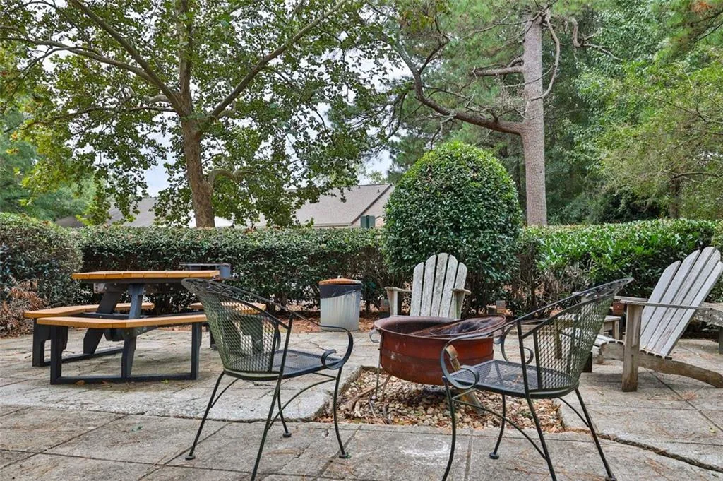 3650 Ashford Dunwoody Road Ne Unit 818, Brookhaven, Georgia 30319, 3 Bedrooms Bedrooms, ,2 BathroomsBathrooms,Residential,For Sale,3650 Ashford Dunwoody Road Ne Unit 818,7639289
