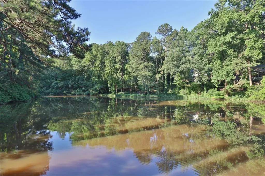 3650 Ashford Dunwoody Road Ne Unit 818, Brookhaven, Georgia 30319, 3 Bedrooms Bedrooms, ,2 BathroomsBathrooms,Residential,For Sale,3650 Ashford Dunwoody Road Ne Unit 818,7639289