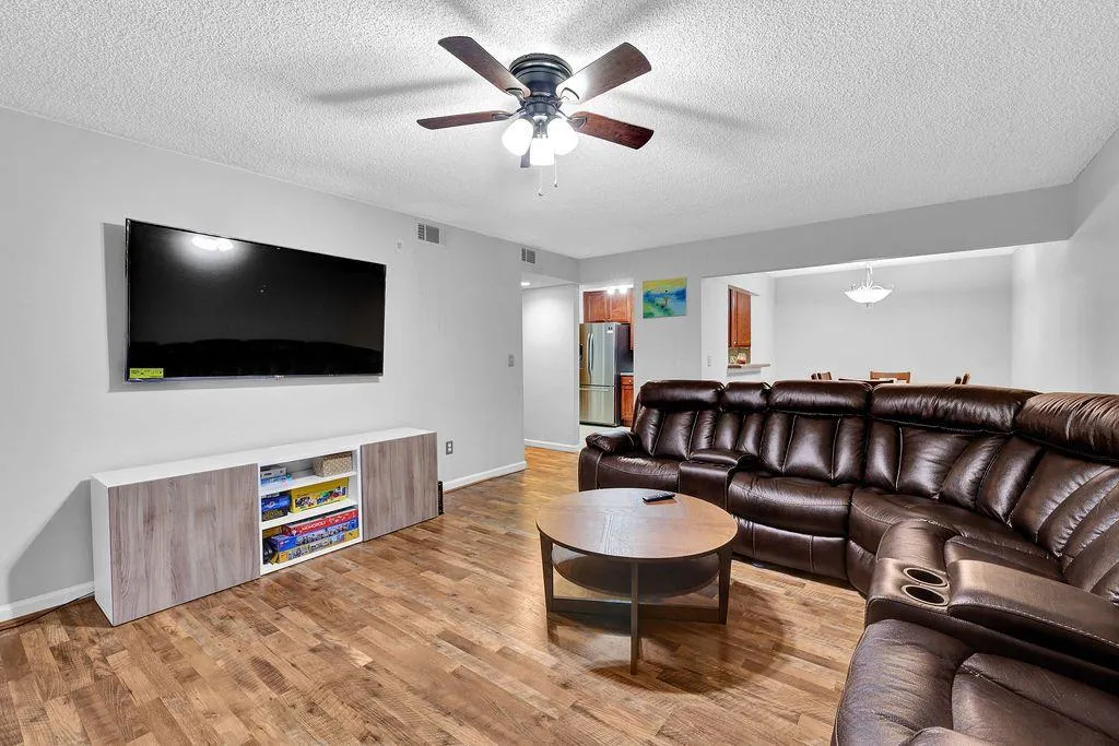 3650 Ashford Dunwoody Road Ne Unit 818, Brookhaven, Georgia 30319, 3 Bedrooms Bedrooms, ,2 BathroomsBathrooms,Residential,For Sale,3650 Ashford Dunwoody Road Ne Unit 818,7639289