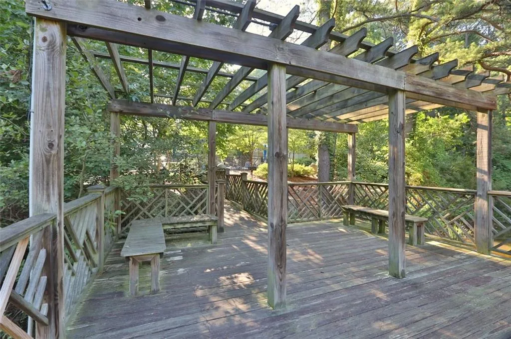 3650 Ashford Dunwoody Road Ne Unit 818, Brookhaven, Georgia 30319, 3 Bedrooms Bedrooms, ,2 BathroomsBathrooms,Residential,For Sale,3650 Ashford Dunwoody Road Ne Unit 818,7639289
