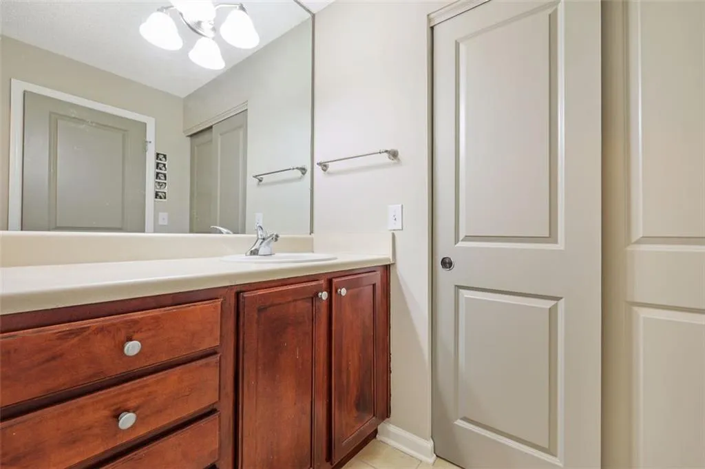 3650 Ashford Dunwoody Road Ne Unit 818, Brookhaven, Georgia 30319, 3 Bedrooms Bedrooms, ,2 BathroomsBathrooms,Residential,For Sale,3650 Ashford Dunwoody Road Ne Unit 818,7639289