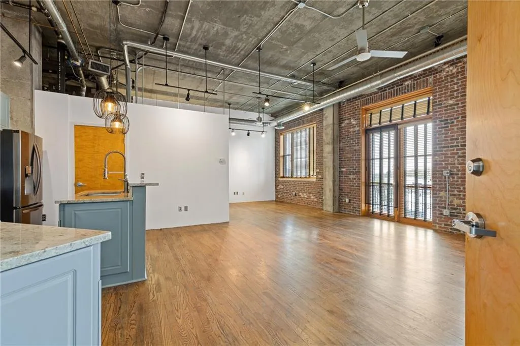 3235 Roswell Road Unit 818, Atlanta, Georgia 30305, 1 Bedroom Bedrooms, 0 ,1 BathroomBathrooms,Residential,For Sale,3235 Roswell Road Unit 818,7725919