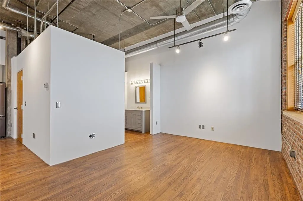 3235 Roswell Road Unit 818, Atlanta, Georgia 30305, 1 Bedroom Bedrooms, 0 ,1 BathroomBathrooms,Residential,For Sale,3235 Roswell Road Unit 818,7725919
