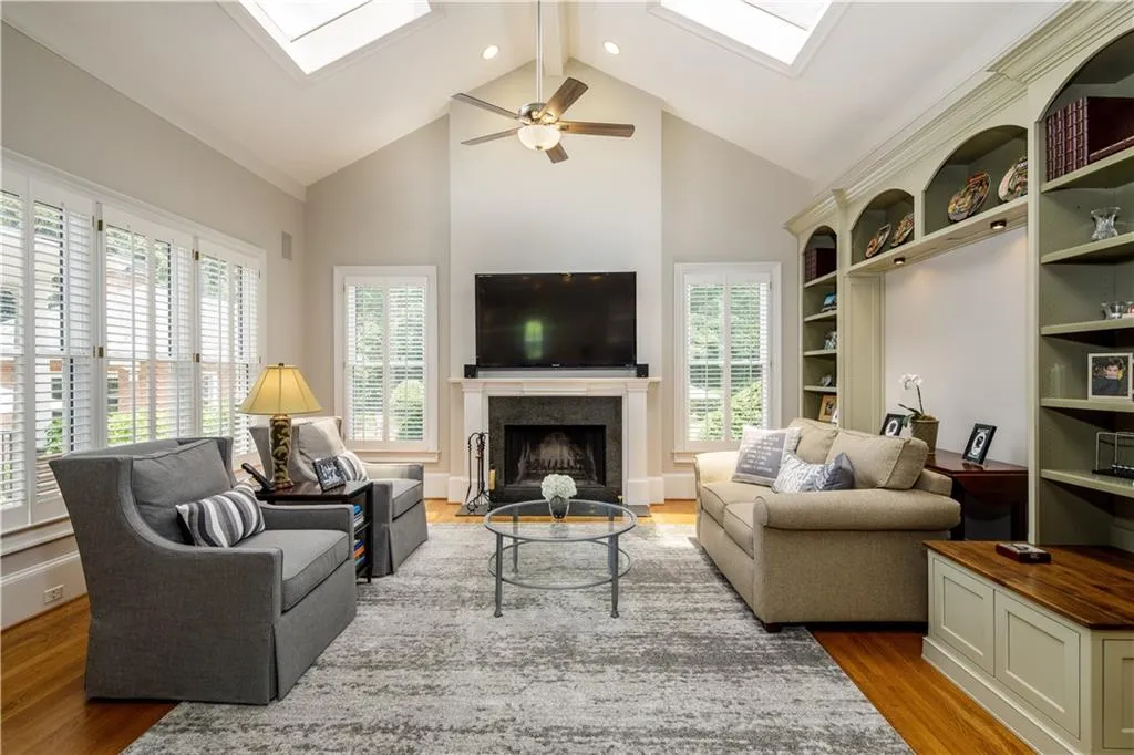 515 Old Cobblestone Drive, Sandy Springs, Georgia 30350, 5 Bedrooms Bedrooms, ,6 BathroomsBathrooms,Residential,Sold,515 Old Cobblestone Drive,6586974