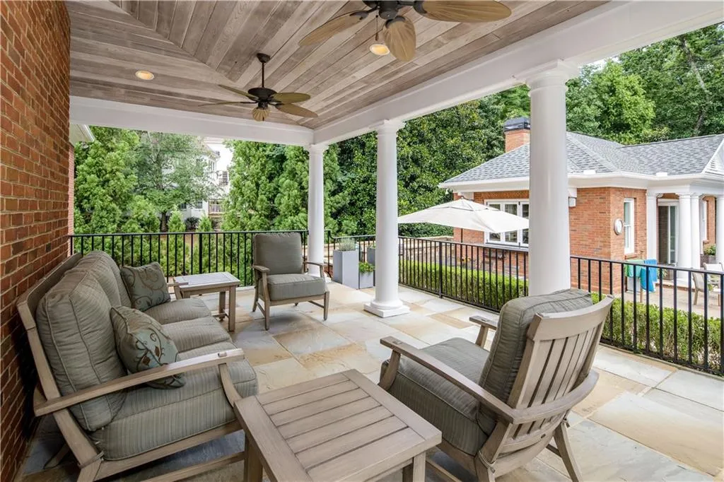 515 Old Cobblestone Drive, Sandy Springs, Georgia 30350, 5 Bedrooms Bedrooms, ,6 BathroomsBathrooms,Residential,Sold,515 Old Cobblestone Drive,6586974