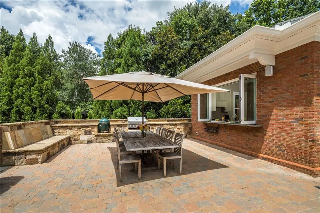 515 Old Cobblestone Drive, Sandy Springs, Georgia 30350, 5 Bedrooms Bedrooms, ,6 BathroomsBathrooms,Residential,Sold,515 Old Cobblestone Drive,6586974