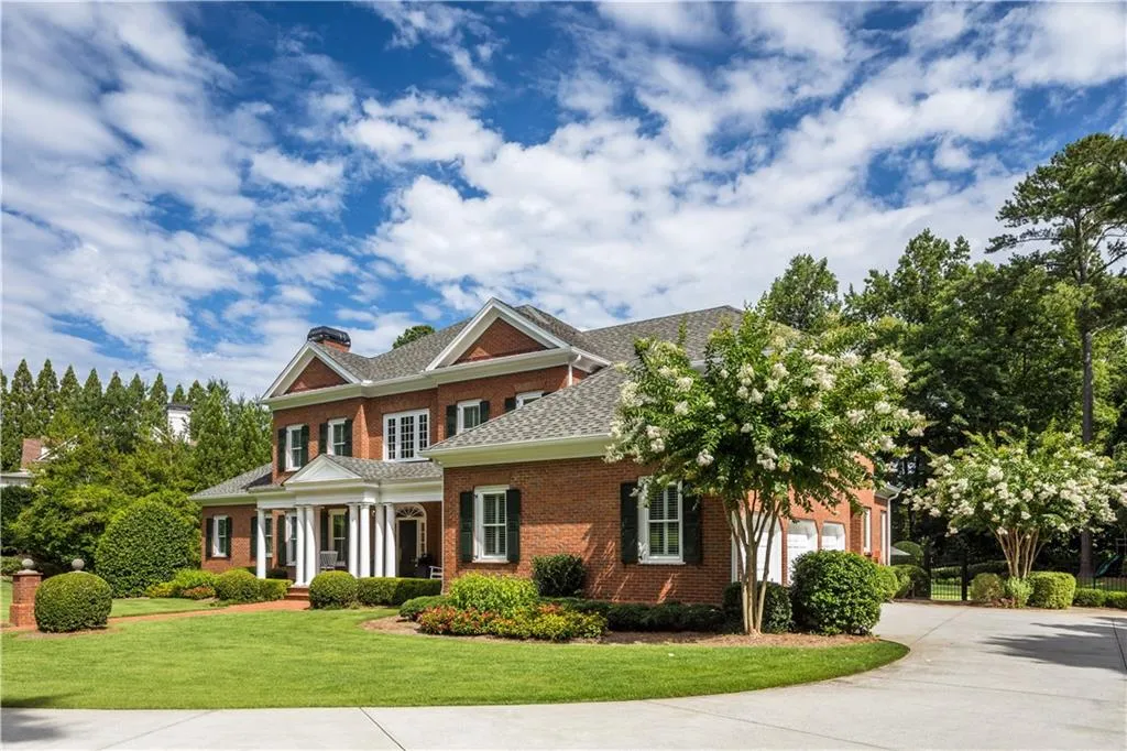515 Old Cobblestone Drive, Sandy Springs, Georgia 30350, 5 Bedrooms Bedrooms, ,6 BathroomsBathrooms,Residential,Sold,515 Old Cobblestone Drive,6586974