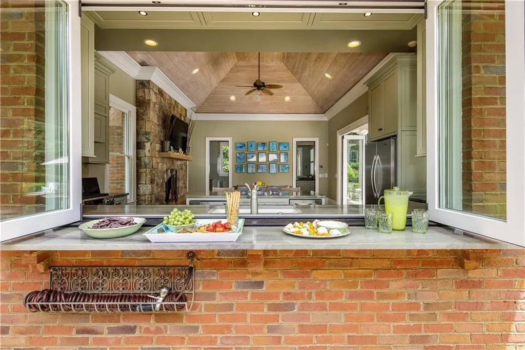 515 Old Cobblestone Drive, Sandy Springs, Georgia 30350, 5 Bedrooms Bedrooms, ,6 BathroomsBathrooms,Residential,Sold,515 Old Cobblestone Drive,6586974