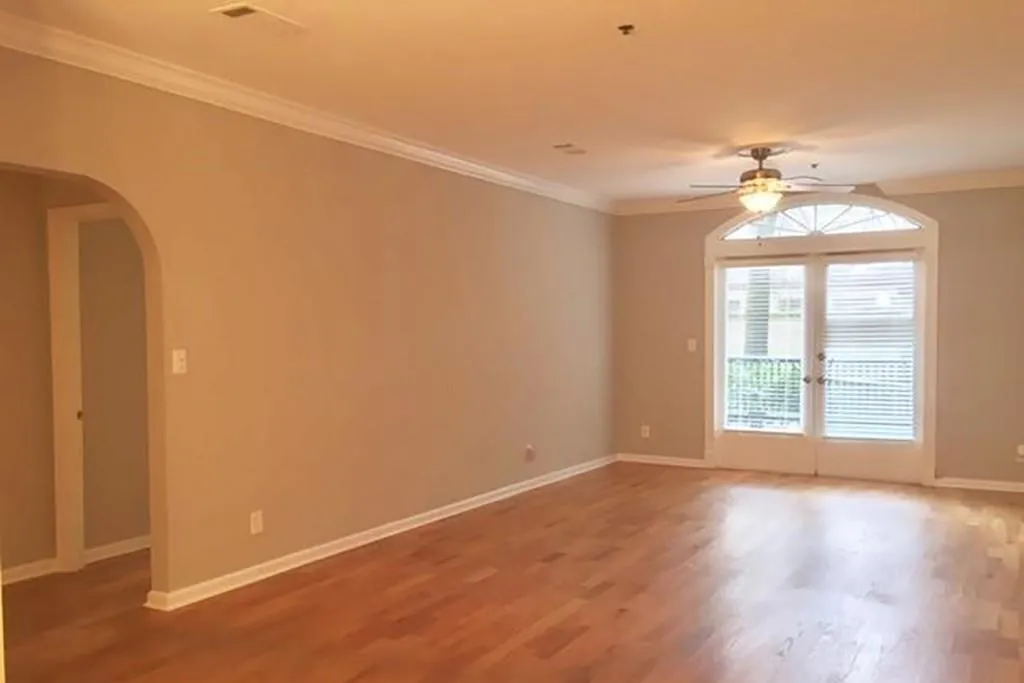 2499 Peachtree Road Ne Unit 102, Atlanta, Georgia 30305, 2 Bedrooms Bedrooms, ,2 BathroomsBathrooms,Residential,Sold,2499 Peachtree Road Ne Unit 102,6118534