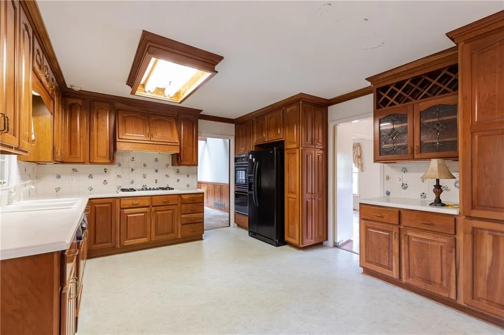 5110 Marbury Circle, Sandy Springs, Georgia 30327, 4 Bedrooms Bedrooms, ,3 BathroomsBathrooms,Residential,Sold,5110 Marbury Circle,6638032