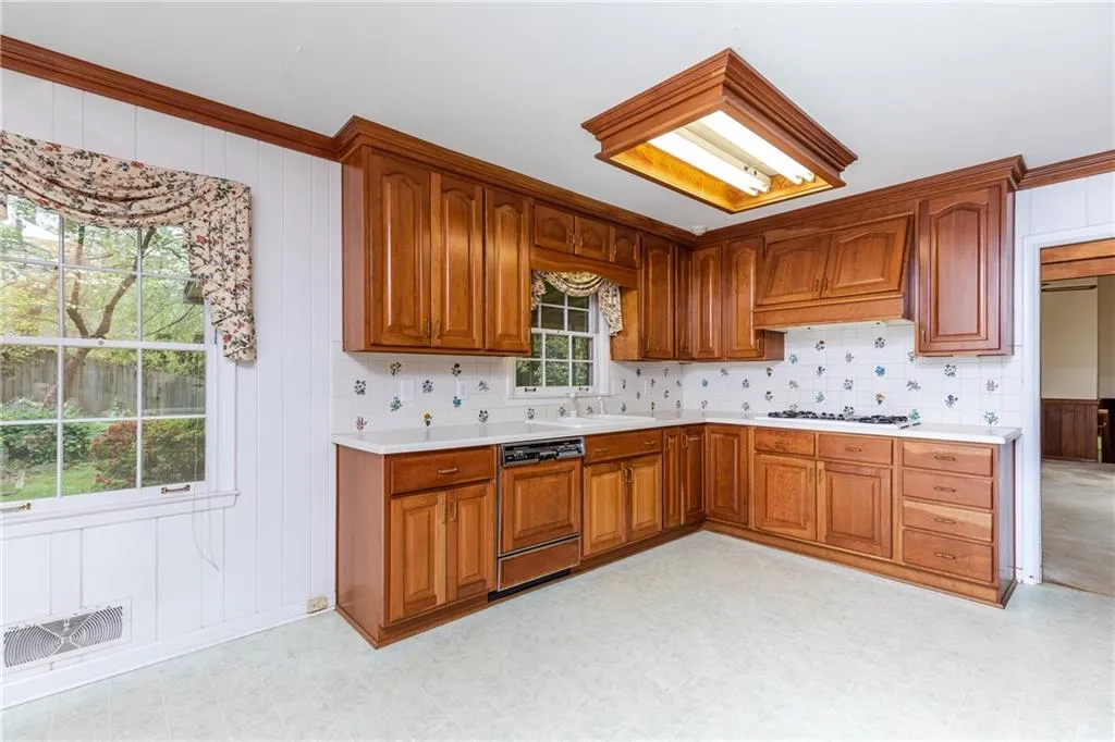 5110 Marbury Circle, Sandy Springs, Georgia 30327, 4 Bedrooms Bedrooms, ,3 BathroomsBathrooms,Residential,Sold,5110 Marbury Circle,6638032