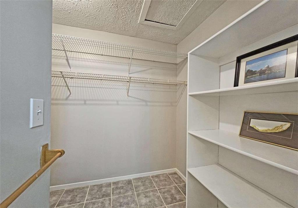 6806 Glenridge Drive Unit F, Sandy Springs, Georgia 30315, 2 Bedrooms Bedrooms, ,2 BathroomsBathrooms,Residential,Sold,6806 Glenridge Drive Unit F,7299987