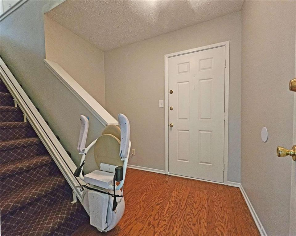 6806 Glenridge Drive Unit F, Sandy Springs, Georgia 30315, 2 Bedrooms Bedrooms, ,2 BathroomsBathrooms,Residential,Sold,6806 Glenridge Drive Unit F,7299987