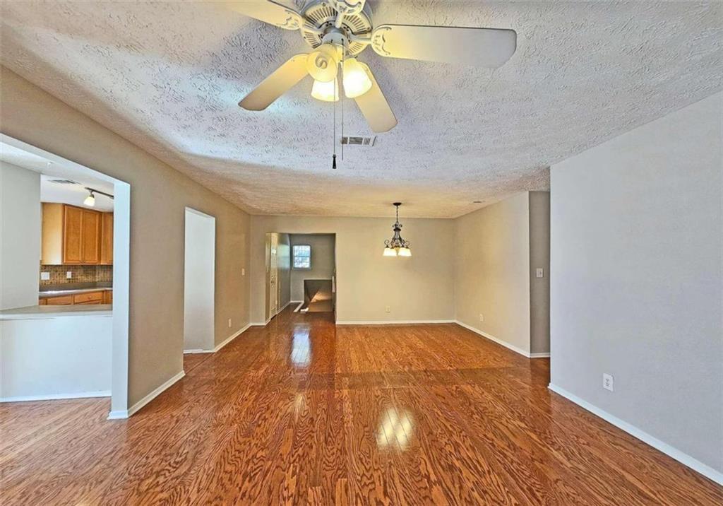 6806 Glenridge Drive Unit F, Sandy Springs, Georgia 30315, 2 Bedrooms Bedrooms, ,2 BathroomsBathrooms,Residential,Sold,6806 Glenridge Drive Unit F,7299987