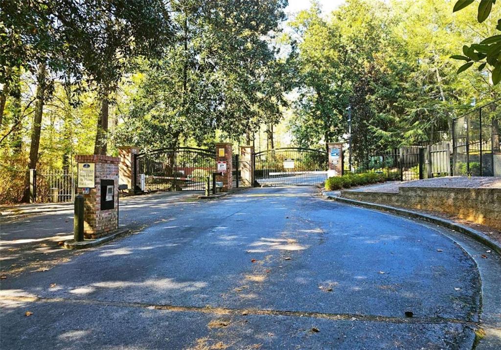 6806 Glenridge Drive Unit F, Sandy Springs, Georgia 30315, 2 Bedrooms Bedrooms, ,2 BathroomsBathrooms,Residential,Sold,6806 Glenridge Drive Unit F,7299987