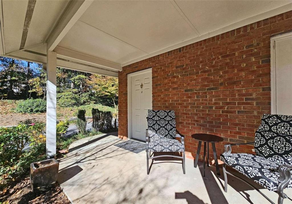 6806 Glenridge Drive Unit F, Sandy Springs, Georgia 30315, 2 Bedrooms Bedrooms, ,2 BathroomsBathrooms,Residential,Sold,6806 Glenridge Drive Unit F,7299987