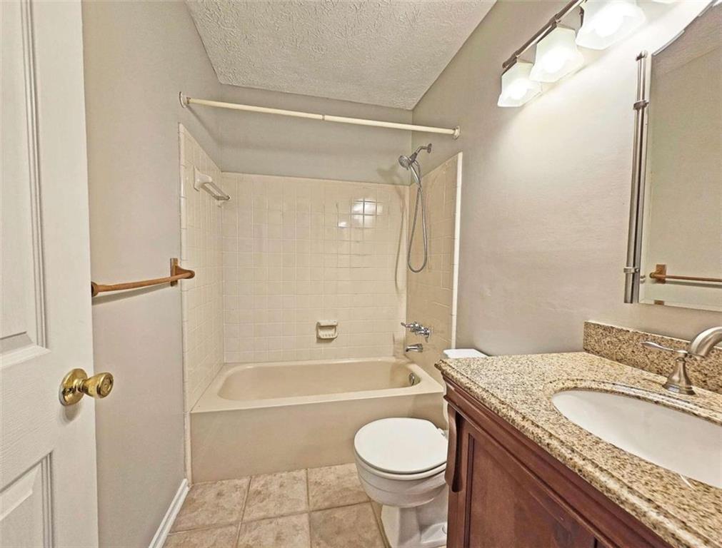 6806 Glenridge Drive Unit F, Sandy Springs, Georgia 30315, 2 Bedrooms Bedrooms, ,2 BathroomsBathrooms,Residential,Sold,6806 Glenridge Drive Unit F,7299987