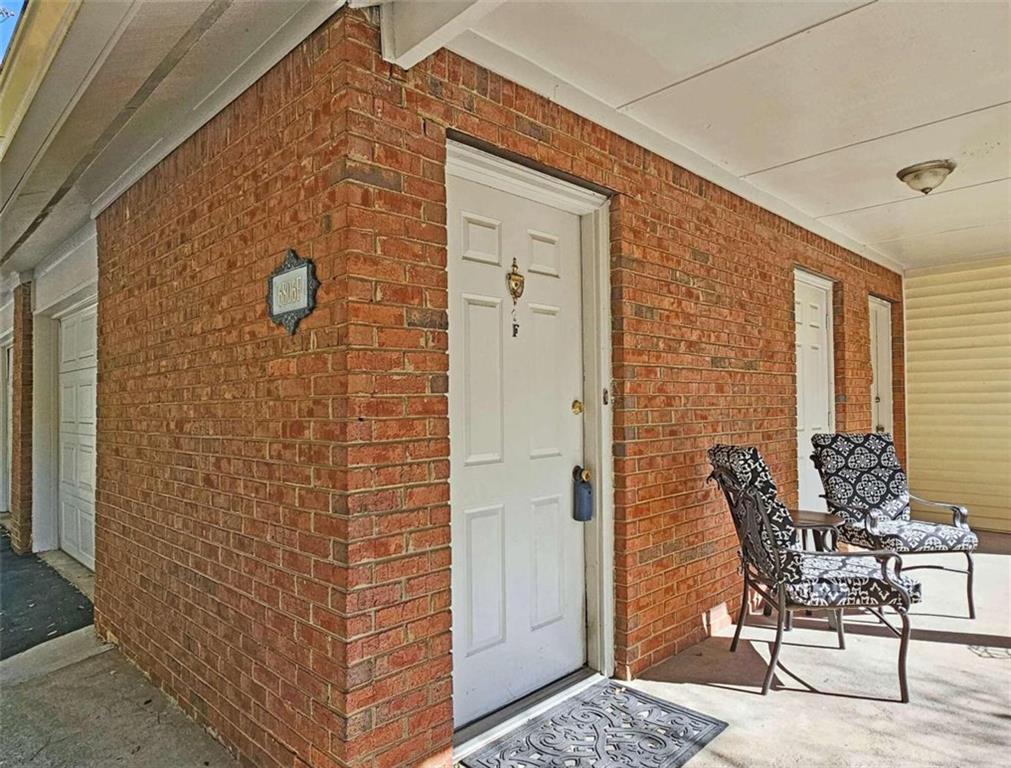 6806 Glenridge Drive Unit F, Sandy Springs, Georgia 30315, 2 Bedrooms Bedrooms, ,2 BathroomsBathrooms,Residential,Sold,6806 Glenridge Drive Unit F,7299987