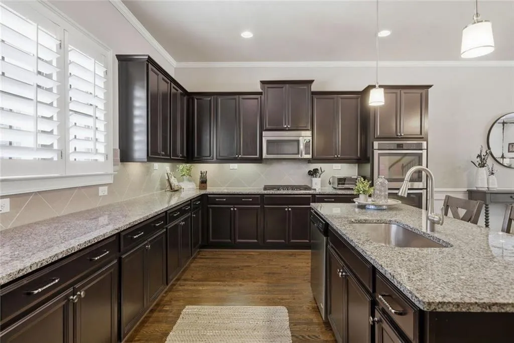 965 Thibideau Court, Atlanta, Georgia 30328, 3 Bedrooms Bedrooms, ,3 BathroomsBathrooms,Residential,For Sale,965 Thibideau Court,7750272