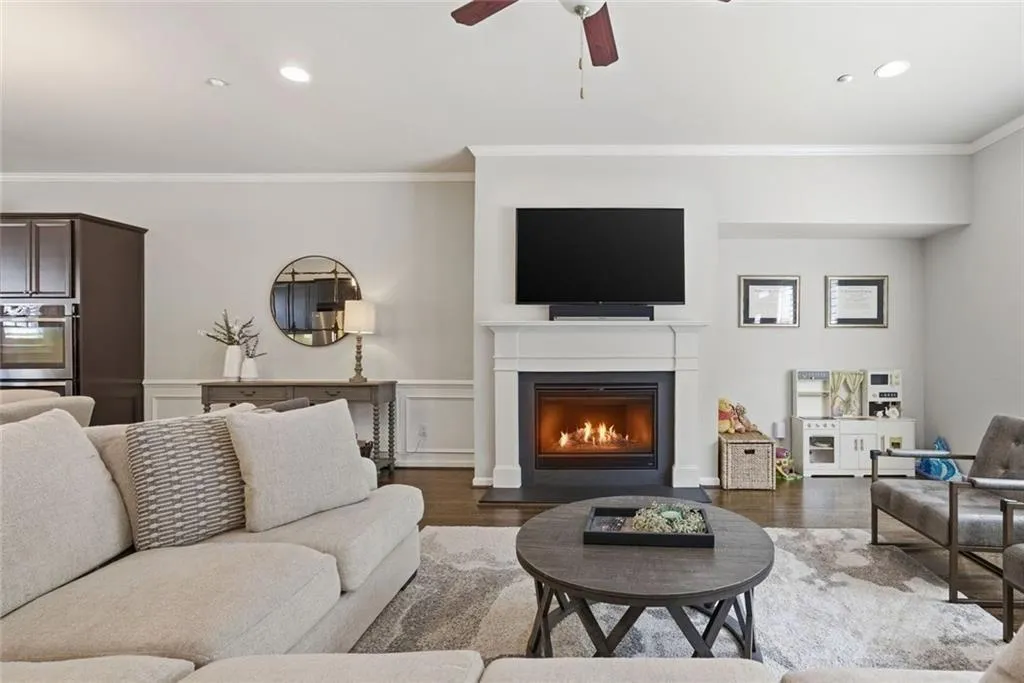 965 Thibideau Court, Atlanta, Georgia 30328, 3 Bedrooms Bedrooms, ,3 BathroomsBathrooms,Residential,For Sale,965 Thibideau Court,7750272