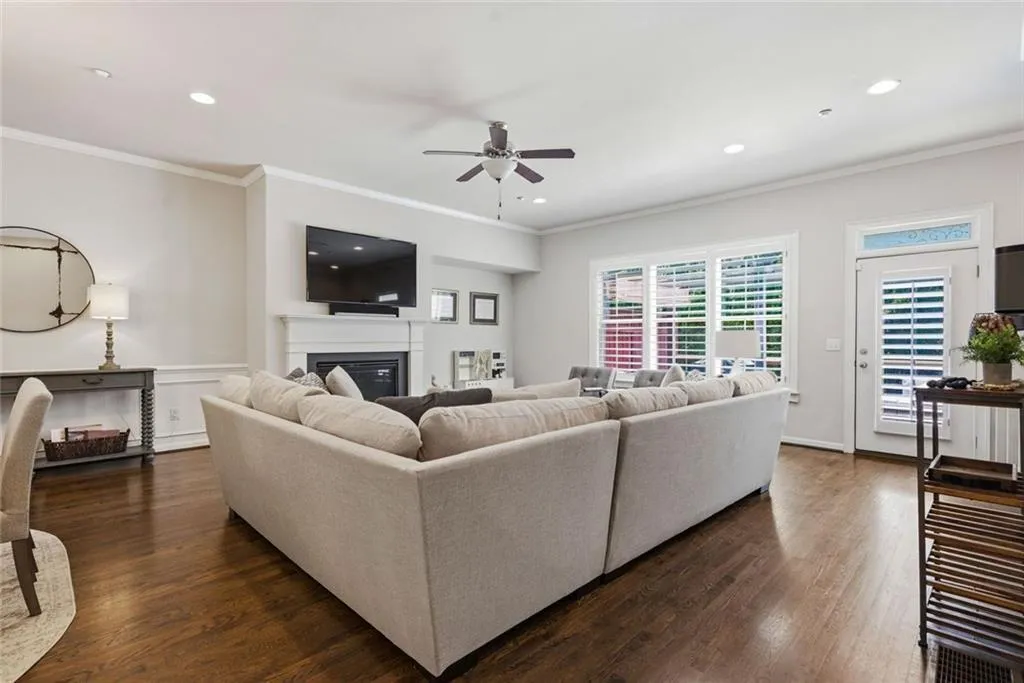 965 Thibideau Court, Atlanta, Georgia 30328, 3 Bedrooms Bedrooms, ,3 BathroomsBathrooms,Residential,For Sale,965 Thibideau Court,7750272