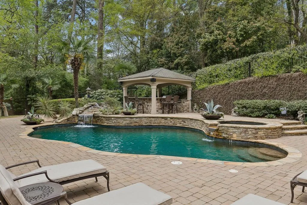 4966 Long Island Drive, Atlanta, Georgia 30327, 5 Bedrooms Bedrooms, ,6 BathroomsBathrooms,Residential,For Sale,4966 Long Island Drive,7746683