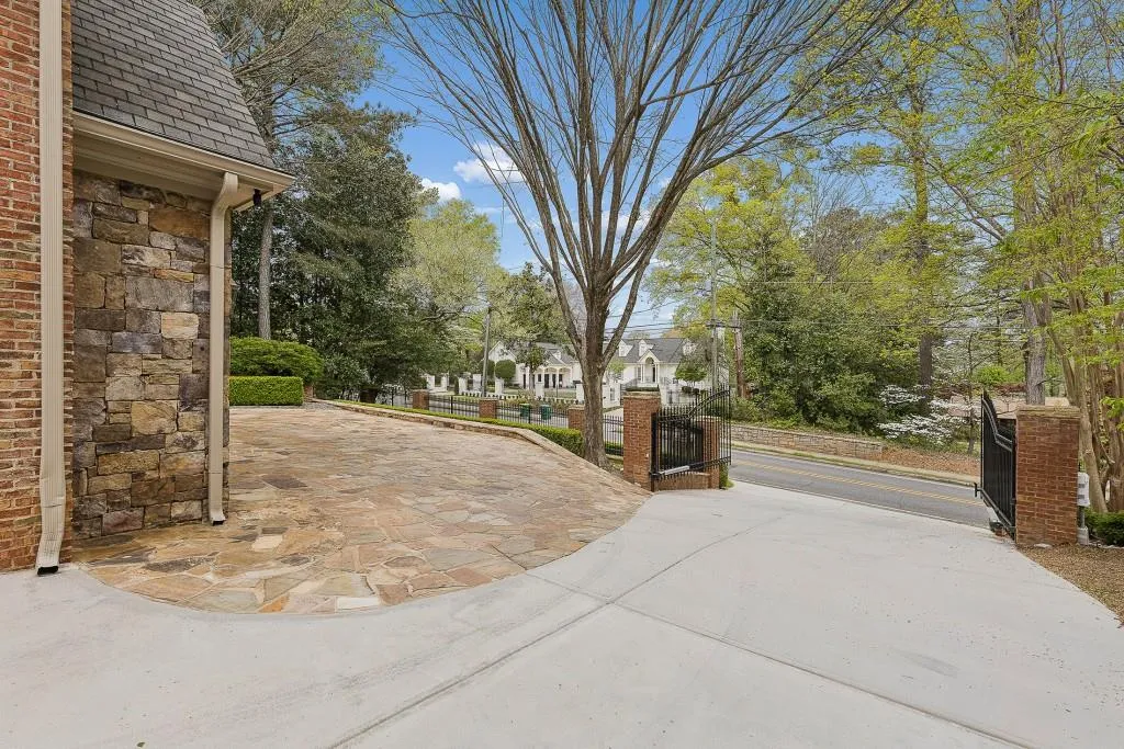 4966 Long Island Drive, Atlanta, Georgia 30327, 5 Bedrooms Bedrooms, ,6 BathroomsBathrooms,Residential,For Sale,4966 Long Island Drive,7746683