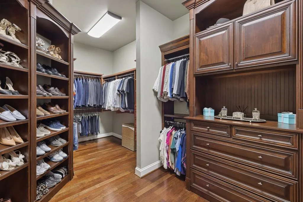 4966 Long Island Drive, Atlanta, Georgia 30327, 5 Bedrooms Bedrooms, ,6 BathroomsBathrooms,Residential,For Sale,4966 Long Island Drive,7746683