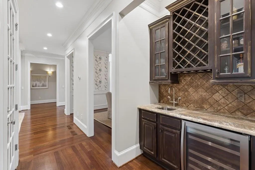 4966 Long Island Drive, Atlanta, Georgia 30327, 5 Bedrooms Bedrooms, ,6 BathroomsBathrooms,Residential,For Sale,4966 Long Island Drive,7746683
