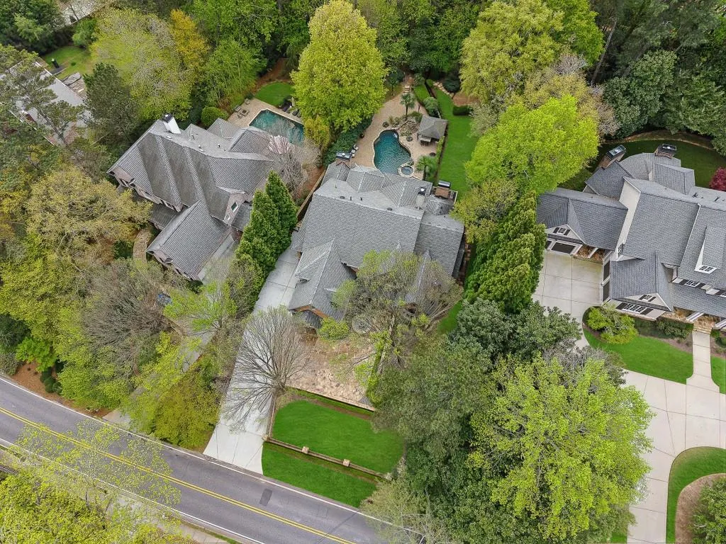 4966 Long Island Drive, Atlanta, Georgia 30327, 5 Bedrooms Bedrooms, ,6 BathroomsBathrooms,Residential,For Sale,4966 Long Island Drive,7746683