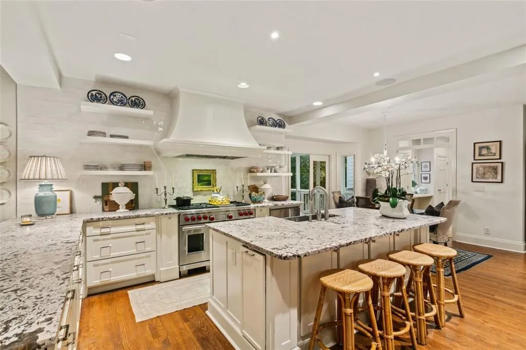 655 River Chase Point, Sandy Springs, Georgia 30328, 5 Bedrooms Bedrooms, ,4 BathroomsBathrooms,Residential,Sold,655 River Chase Point,7123466