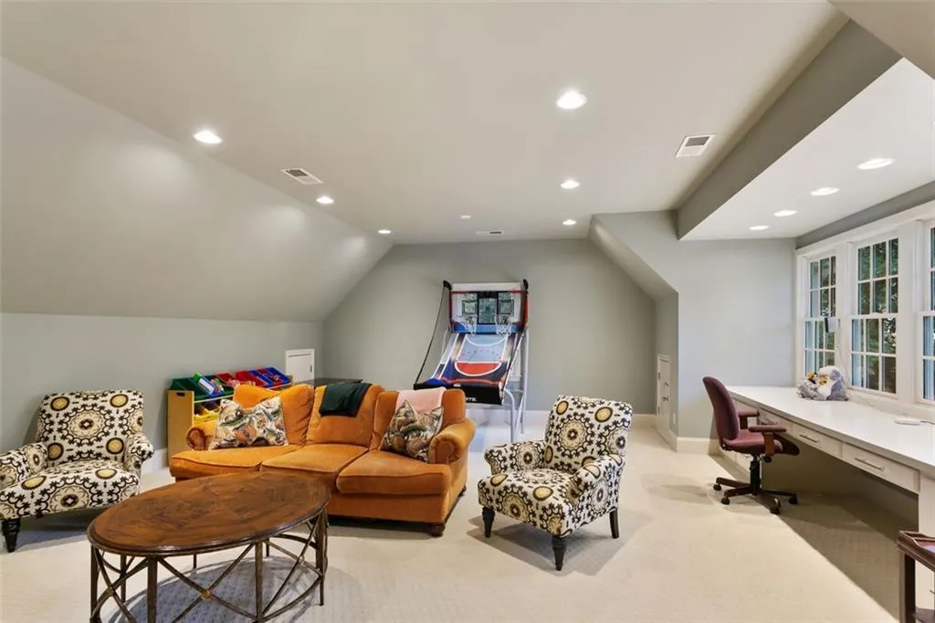 655 River Chase Point, Sandy Springs, Georgia 30328, 5 Bedrooms Bedrooms, ,4 BathroomsBathrooms,Residential,Sold,655 River Chase Point,7123466