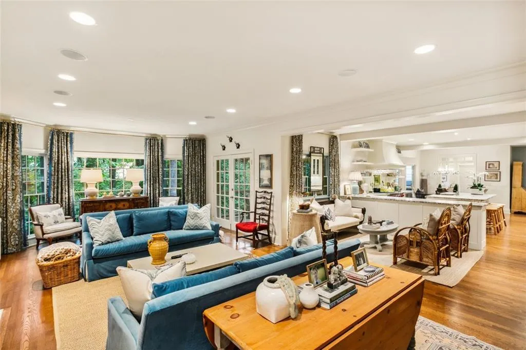 655 River Chase Point, Sandy Springs, Georgia 30328, 5 Bedrooms Bedrooms, ,4 BathroomsBathrooms,Residential,Sold,655 River Chase Point,7123466