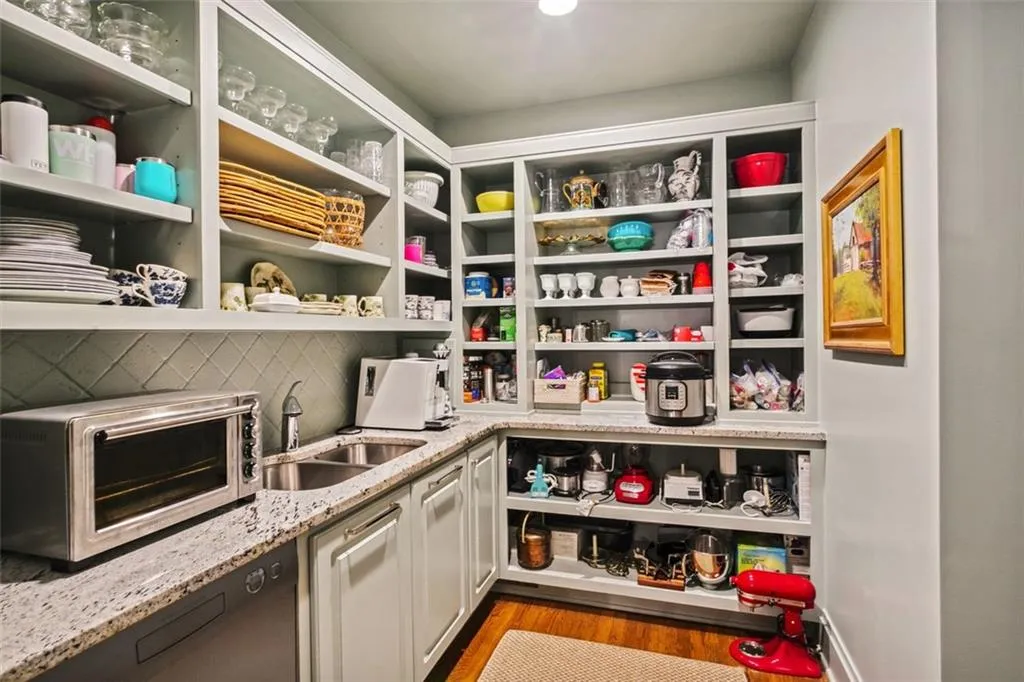 655 River Chase Point, Sandy Springs, Georgia 30328, 5 Bedrooms Bedrooms, ,4 BathroomsBathrooms,Residential,Sold,655 River Chase Point,7123466