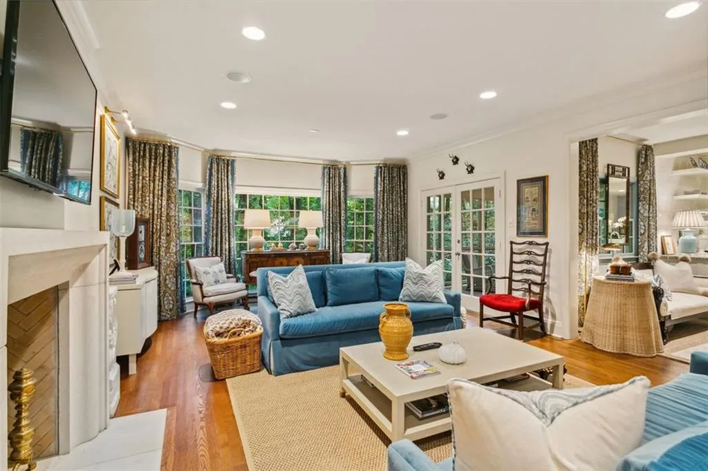 655 River Chase Point, Sandy Springs, Georgia 30328, 5 Bedrooms Bedrooms, ,4 BathroomsBathrooms,Residential,Sold,655 River Chase Point,7123466