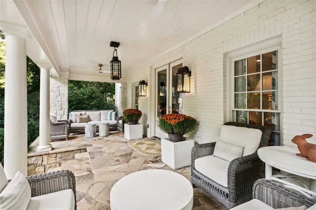 655 River Chase Point, Sandy Springs, Georgia 30328, 5 Bedrooms Bedrooms, ,4 BathroomsBathrooms,Residential,Sold,655 River Chase Point,7123466