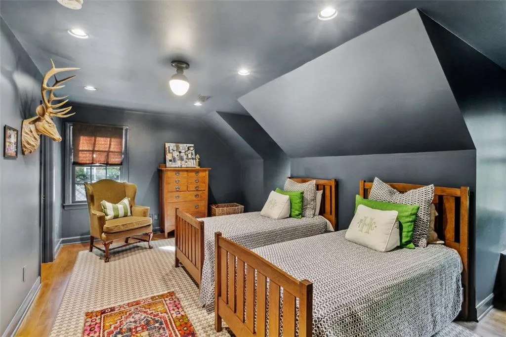 655 River Chase Point, Sandy Springs, Georgia 30328, 5 Bedrooms Bedrooms, ,4 BathroomsBathrooms,Residential,Sold,655 River Chase Point,7123466