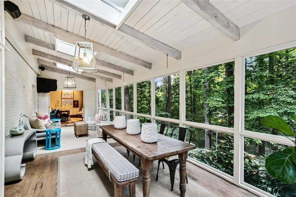 655 River Chase Point, Sandy Springs, Georgia 30328, 5 Bedrooms Bedrooms, ,4 BathroomsBathrooms,Residential,Sold,655 River Chase Point,7123466