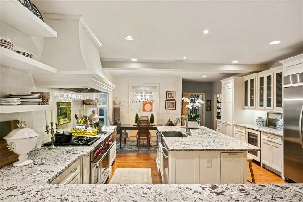 655 River Chase Point, Sandy Springs, Georgia 30328, 5 Bedrooms Bedrooms, ,4 BathroomsBathrooms,Residential,Sold,655 River Chase Point,7123466