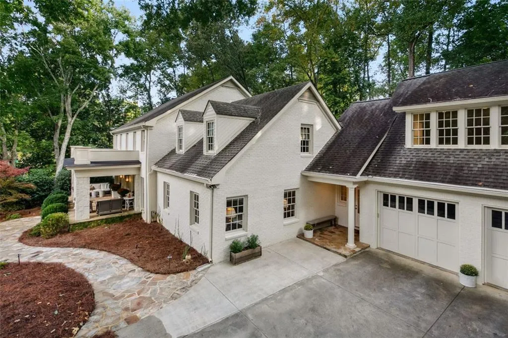 655 River Chase Point, Sandy Springs, Georgia 30328, 5 Bedrooms Bedrooms, ,4 BathroomsBathrooms,Residential,Sold,655 River Chase Point,7123466