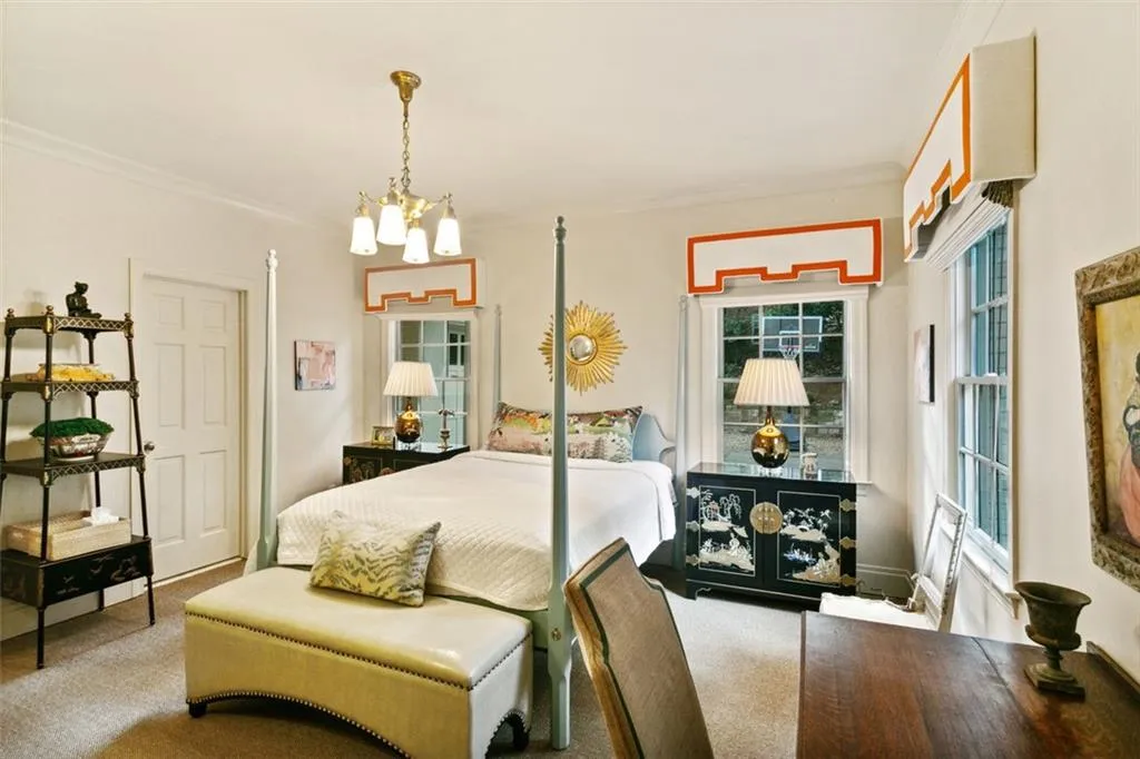 655 River Chase Point, Sandy Springs, Georgia 30328, 5 Bedrooms Bedrooms, ,4 BathroomsBathrooms,Residential,Sold,655 River Chase Point,7123466