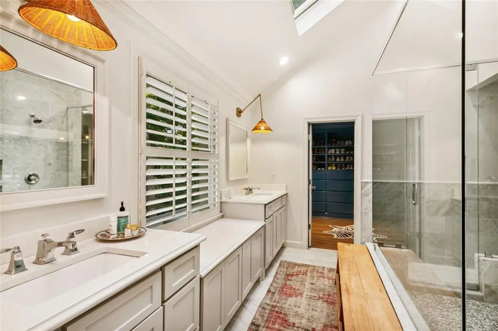 655 River Chase Point, Sandy Springs, Georgia 30328, 5 Bedrooms Bedrooms, ,4 BathroomsBathrooms,Residential,Sold,655 River Chase Point,7123466