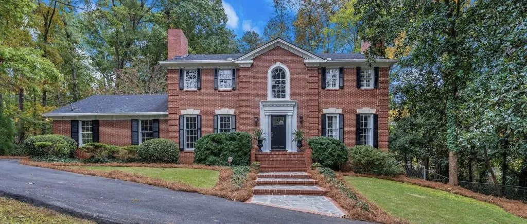 160 River Court Parkway, Sandy Springs, Georgia 30328, 4 Bedrooms Bedrooms, ,3 BathroomsBathrooms,Residential,Sold,160 River Court Parkway,6803487