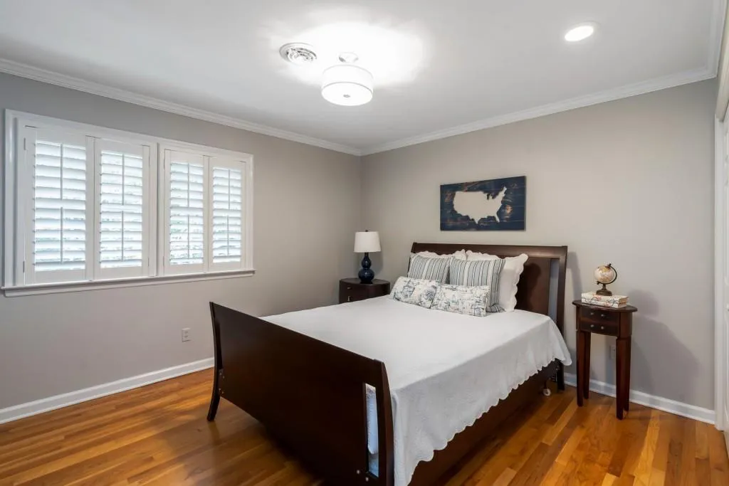 160 River Court Parkway, Sandy Springs, Georgia 30328, 4 Bedrooms Bedrooms, ,3 BathroomsBathrooms,Residential,Sold,160 River Court Parkway,6803487