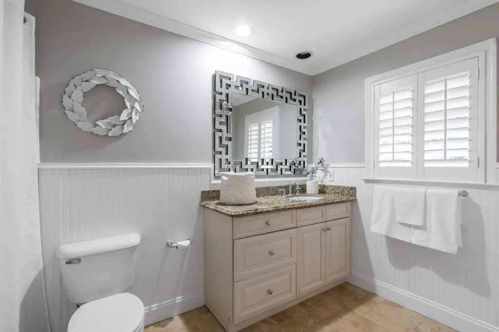 160 River Court Parkway, Sandy Springs, Georgia 30328, 4 Bedrooms Bedrooms, ,3 BathroomsBathrooms,Residential,Sold,160 River Court Parkway,6803487